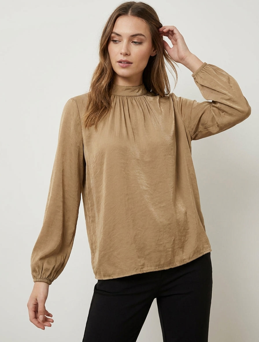 Satinbluse mit elastischen Bündchen - Kamel