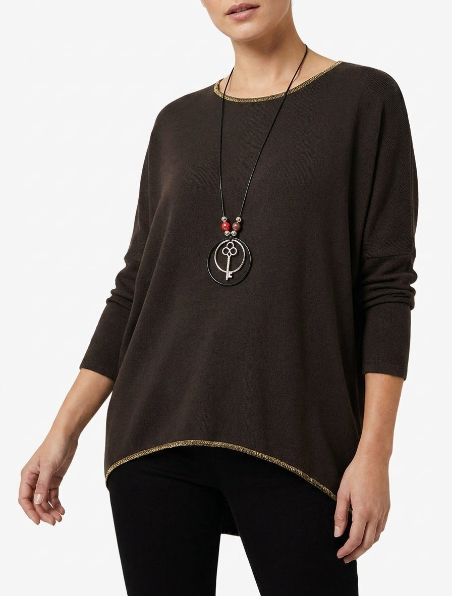 Einfarbiger Pullover mit Fledermausärmeln. - Braun