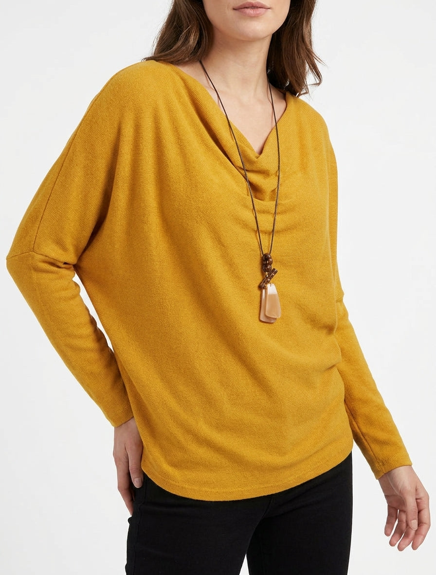 Feiner Pullover mit Fledermausärmeln und Wasserfallausschnitt - Senfgelb