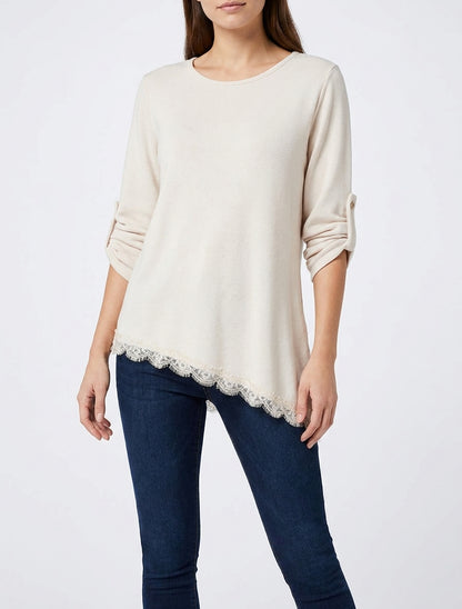 Asymmetrischer Pullover mit Spitzenbesatz - Creme