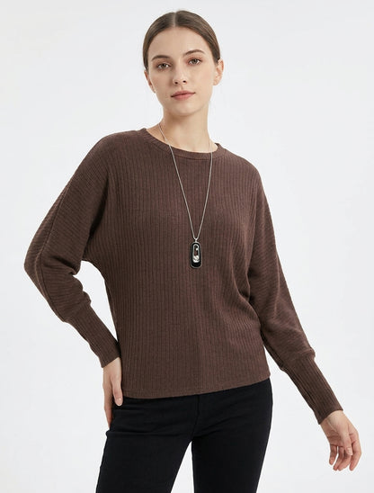 Gerippter Pullover mit Fledermausärmeln. - Braun