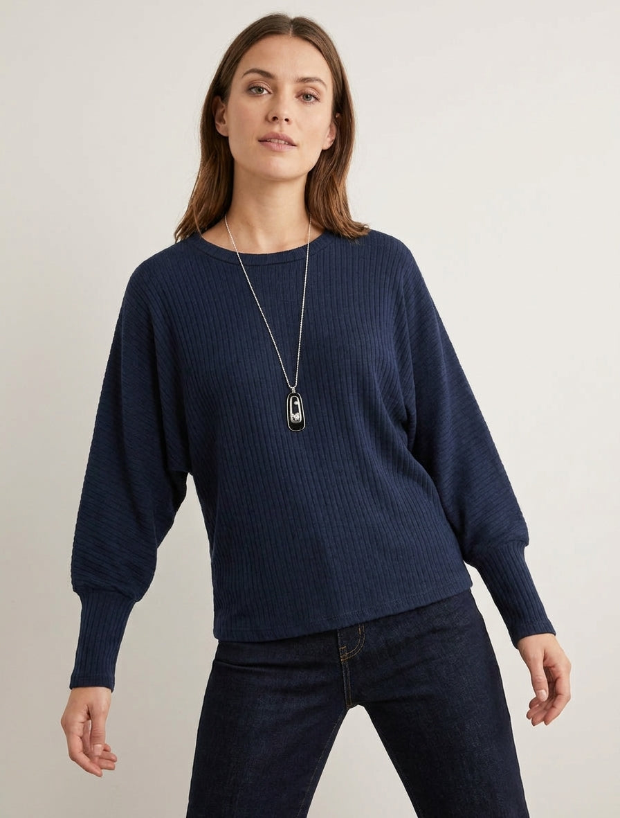 Gerippter Pullover mit Fledermausärmeln. - Marine