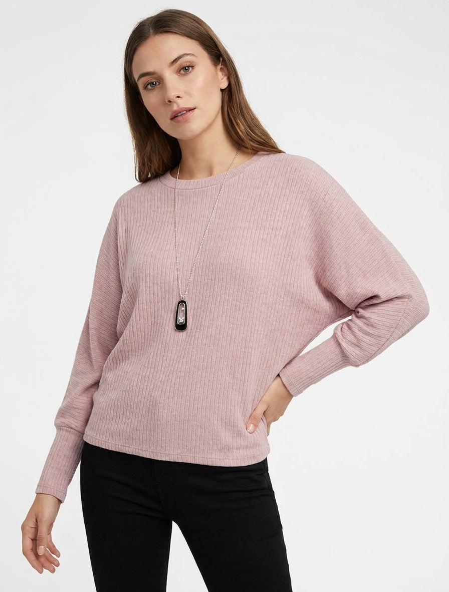 Gerippter Pullover mit Fledermausärmeln. - Rose