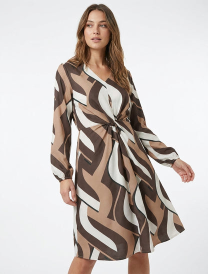 Langärmliges Kleid mit grafischem Druck - Braun