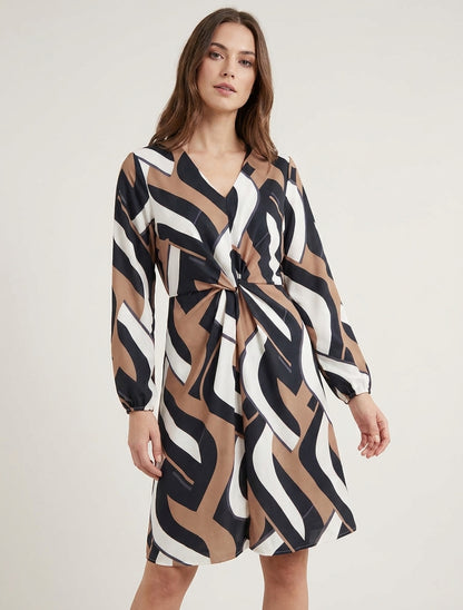 Langärmliges Kleid mit grafischem Druck - Schwarz