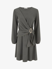 Robe évasée manches longues à pan drapé et bijou - Kaki - 1