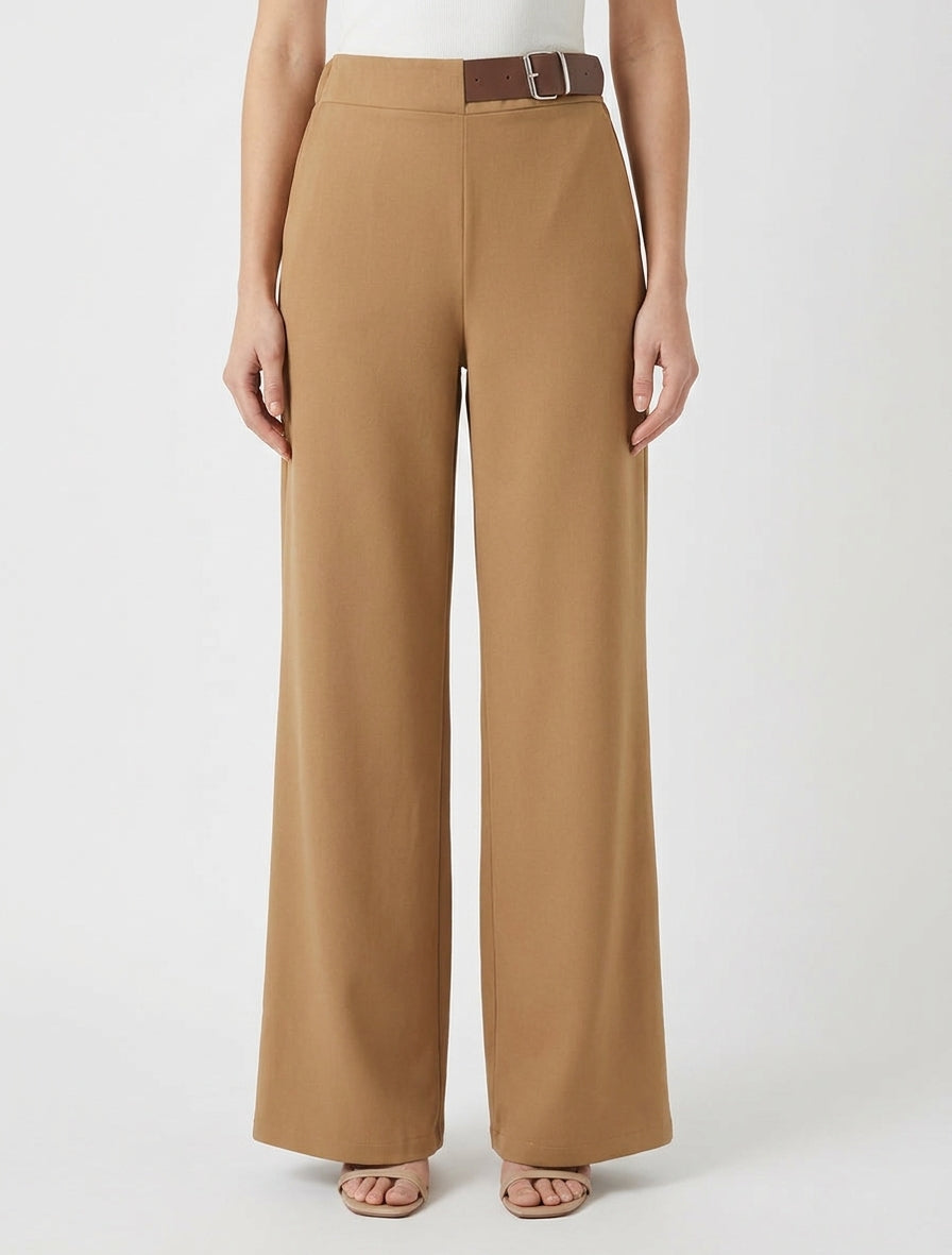 Weite Hose mit hoher Taille und dekorativem Gürtel - Kamel