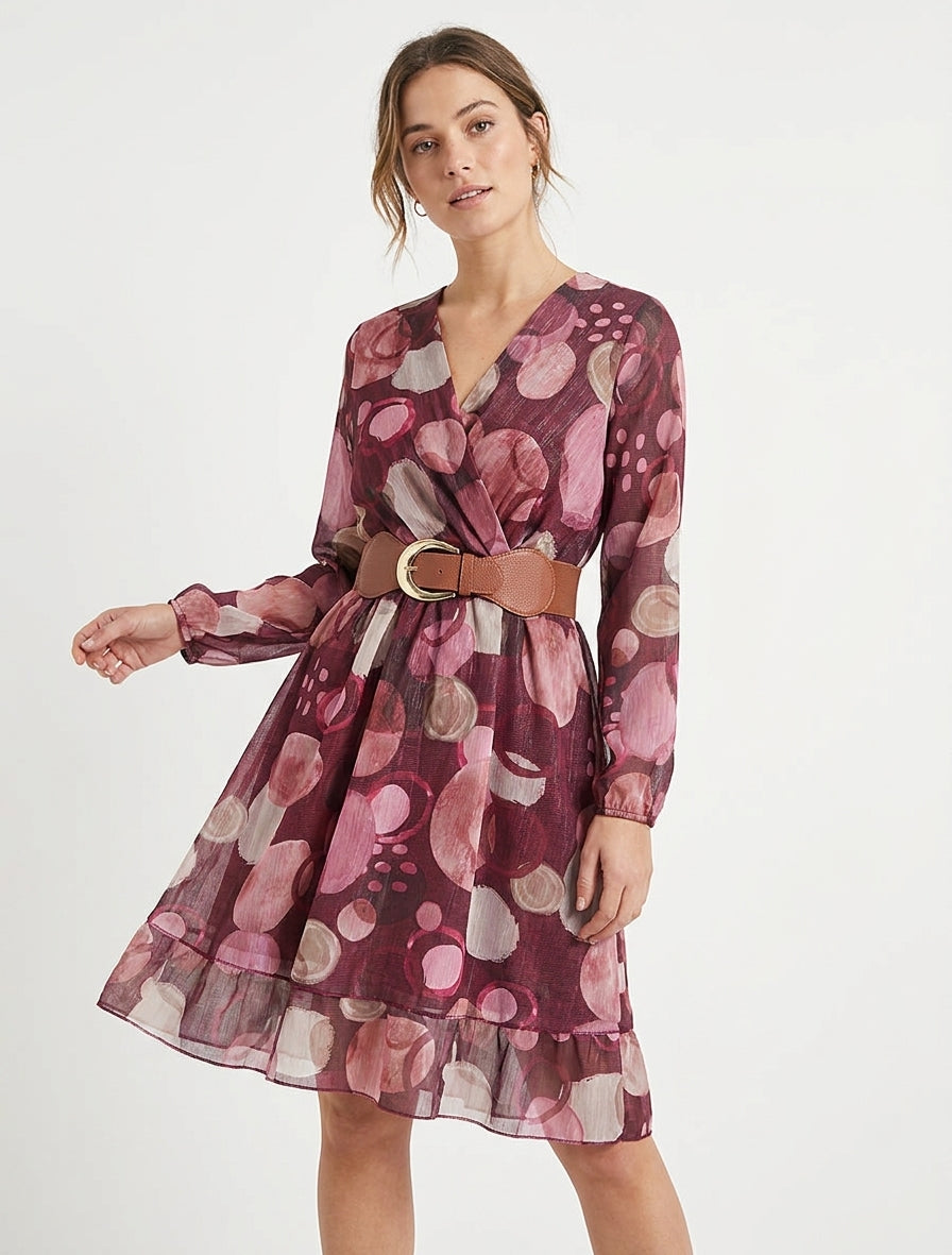 Kleid mit abstraktem Druck und Wickelausschnitt - Weinrot