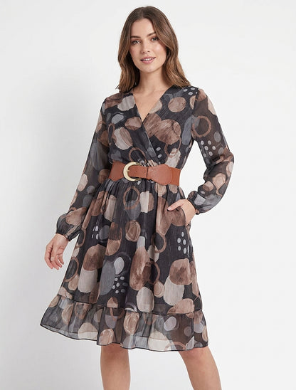 Kleid mit abstraktem Druck und Wickelausschnitt - Schwarz