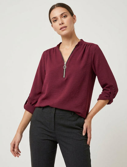 Fließendes Oberteil mit Reißverschlusskragen - Weinrot