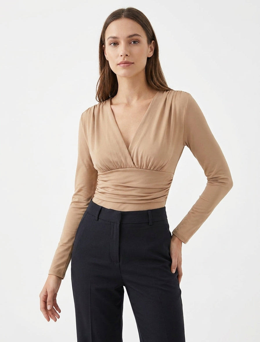 Langärmeliger Body mit plissierter Taille - Helles Kamel