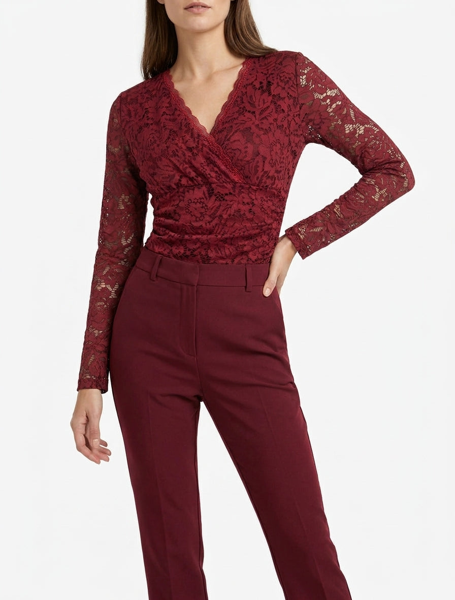 Langärmeliger Spitzenbody mit Wickelkragen - Bordeaux