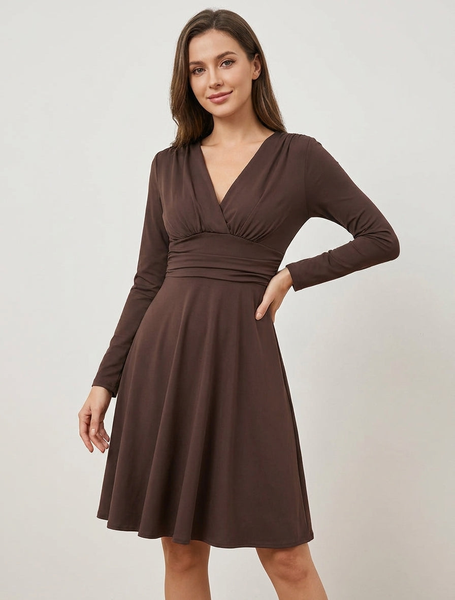 Langärmeliges Skaterkleid mit geraffter Taille - Braun