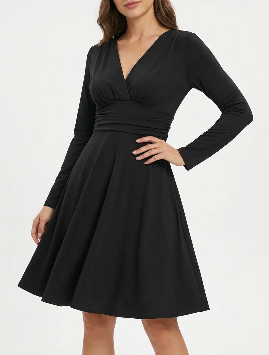 Langärmeliges Skaterkleid mit geraffter Taille - Schwarz