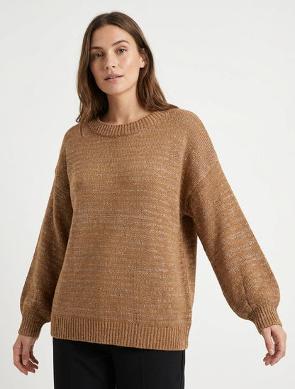 Weit geschnittener Strickpullover mit Rundhalsausschnitt in schimmerndem Garn - Kamel
