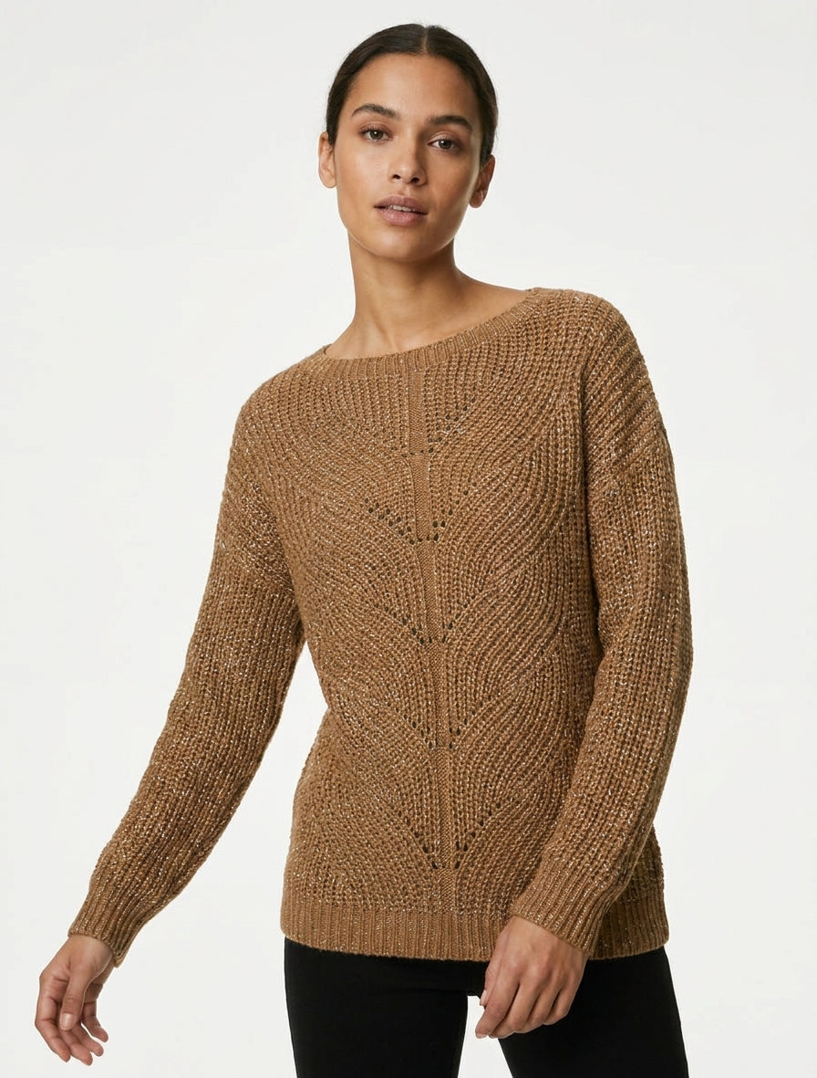 Gerader Pullover aus schimmerndem Strick mit U-Boot-Ausschnitt - Kamel