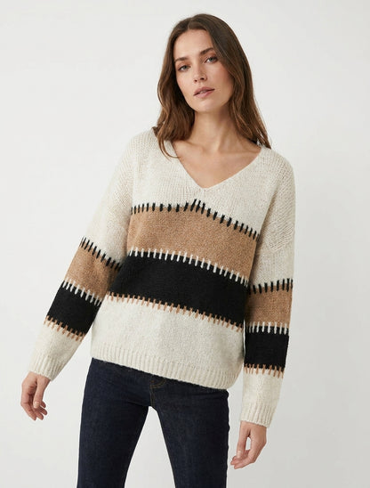 Weit geschnittener Pullover mit V-Ausschnitt und stilisierten Streifen. - Beige