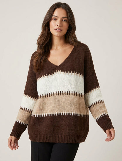 Weit geschnittener Pullover mit V-Ausschnitt und stilisierten Streifen. - Braun
