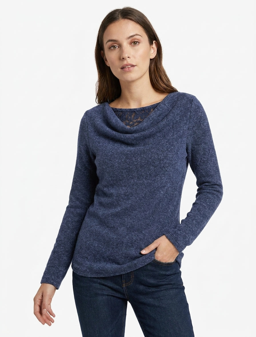 Flauschiger Pullover mit Wasserfallausschnitt und Spitzeneinsatz - Blau