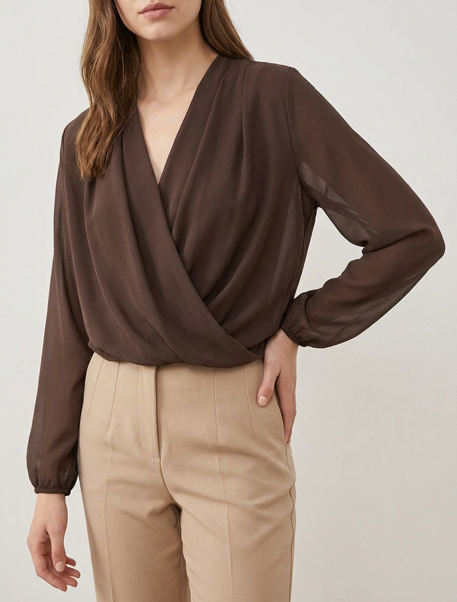 Top aus Voile mit Wickelausschnitt - Braun