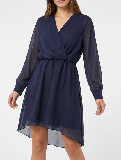 Ausgestelltes Kleid aus irisierendem Voile mit Wickelausschnitt - Marine