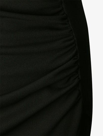 Robe asymétrique à fines bretelles - Noir - 3