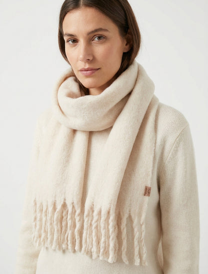 Flauschiger Wollschal mit Fransen - Beige