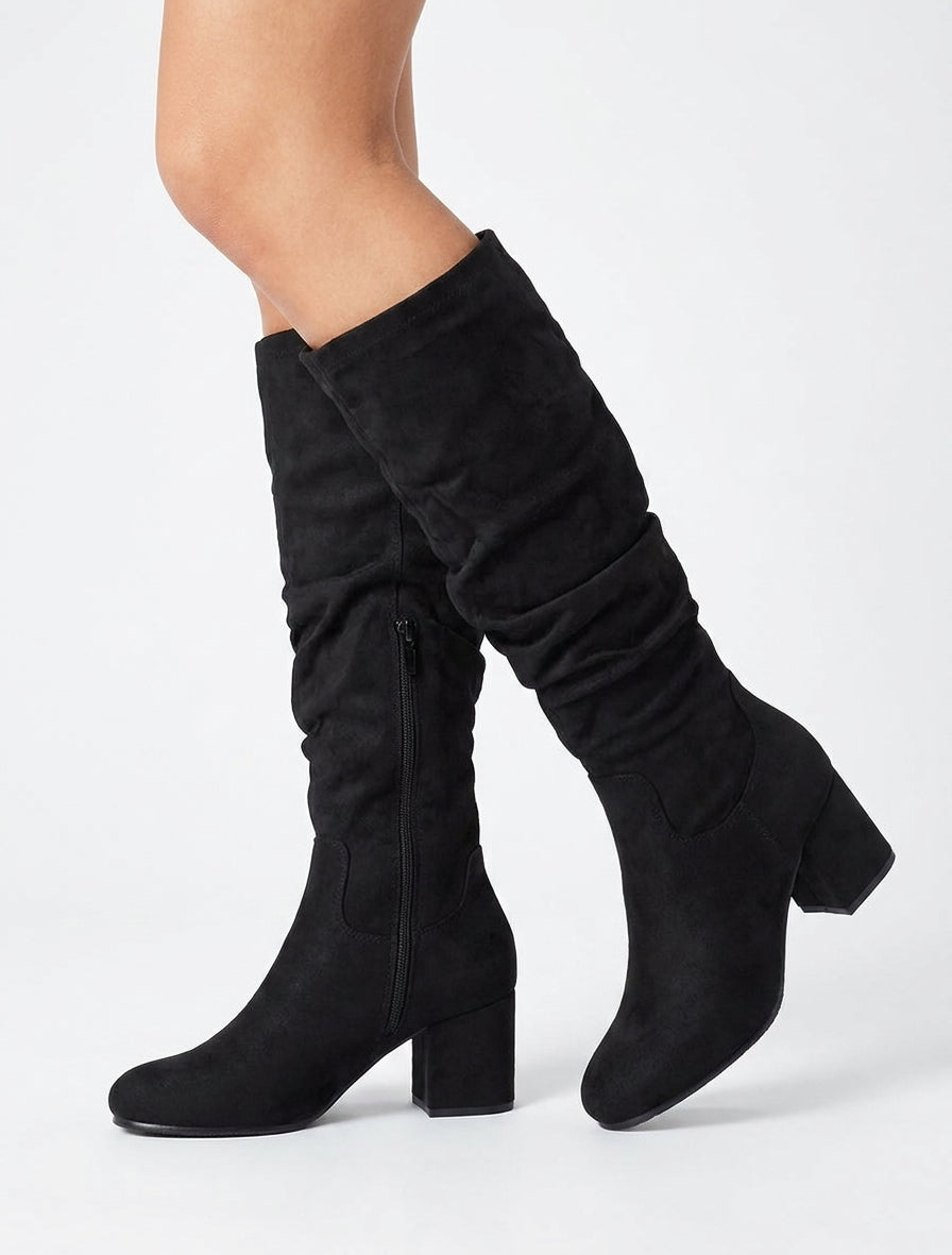 Plissierte Stiefel aus Wildlederimitat - Schwarz