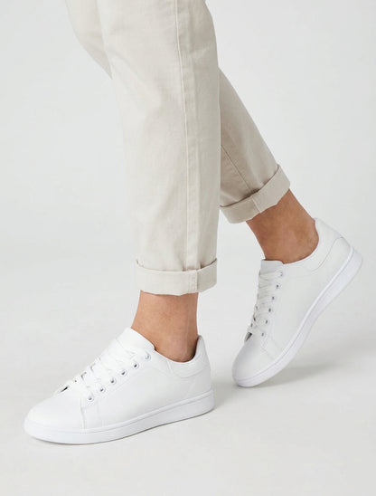 Einfache einfarbige Turnschuhe - Weiß
