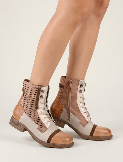 Schnürstiefeletten mit irisierenden Perforationen und Python. - Lachsrosa