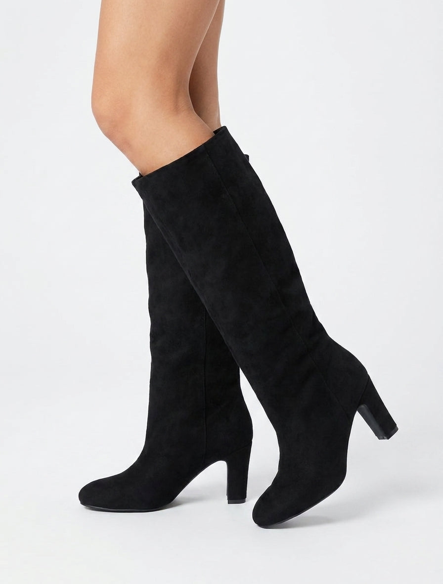 Stiefeletten aus Wildleder mit runden Spitzen - Schwarz