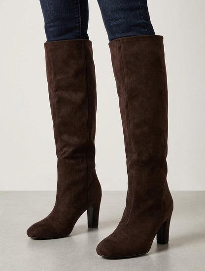 Stiefeletten aus Wildleder mit runden Spitzen - Braun