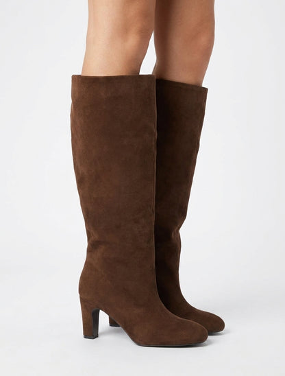 Stiefeletten aus Wildleder mit runden Spitzen - Kamel