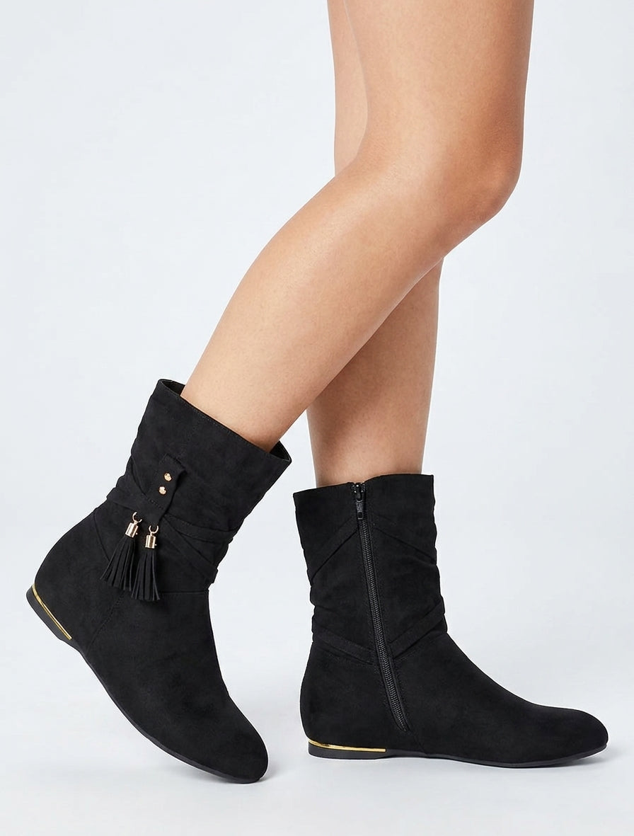 Stiefeletten aus Wildlederimitat mit Quasten - Schwarz