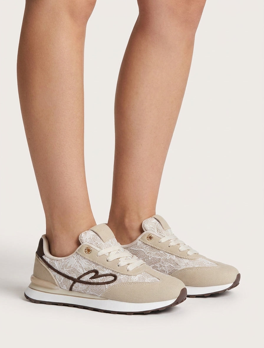Sneaker in Nubuk-Optik und glitzernder Spitze - Beige