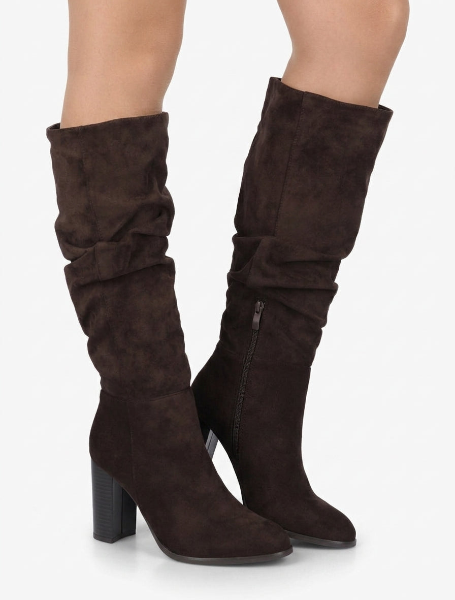 Plissierte Stiefel aus Wildlederimitat - Braun
