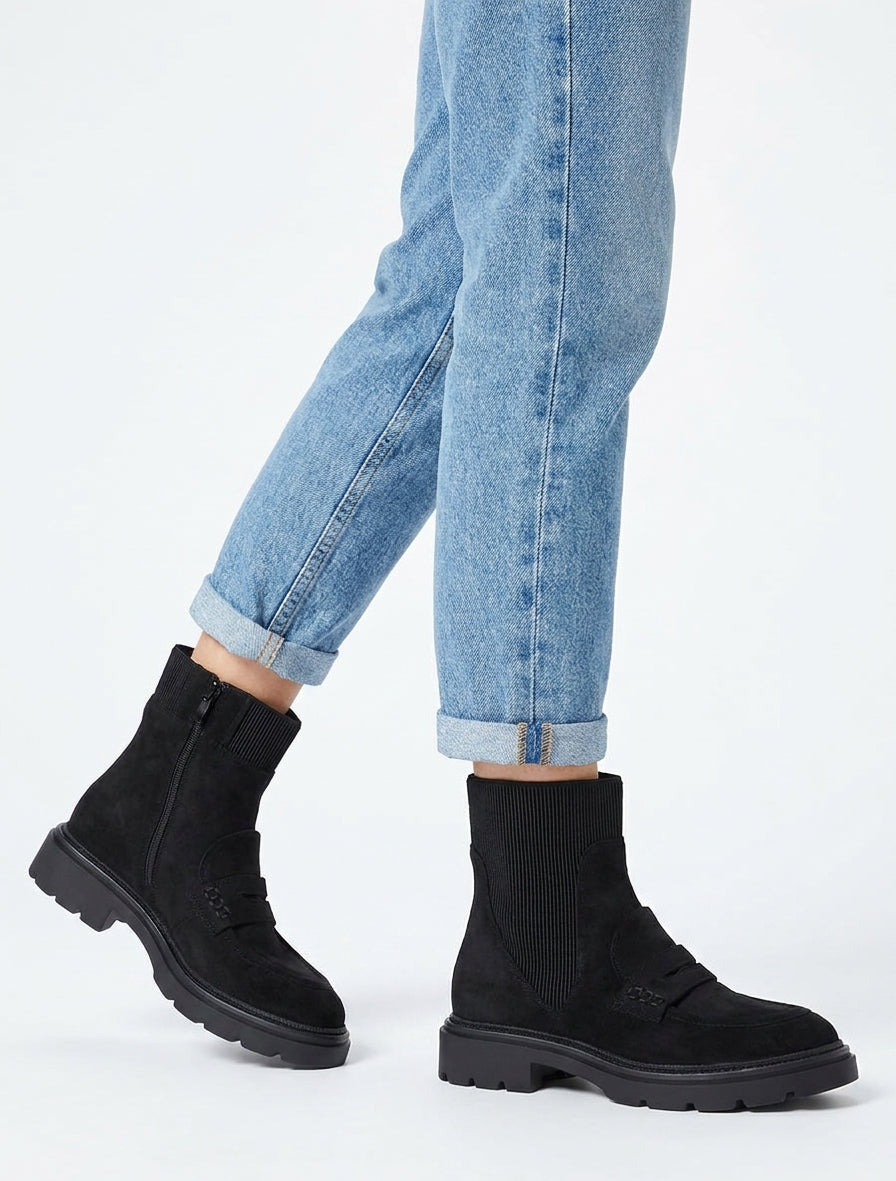 Mokassin-Stil Stiefeletten aus Wildlederimitat - Schwarz