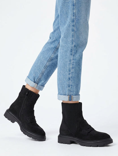 Mokassin-Stil Stiefeletten aus Wildlederimitat - Schwarz