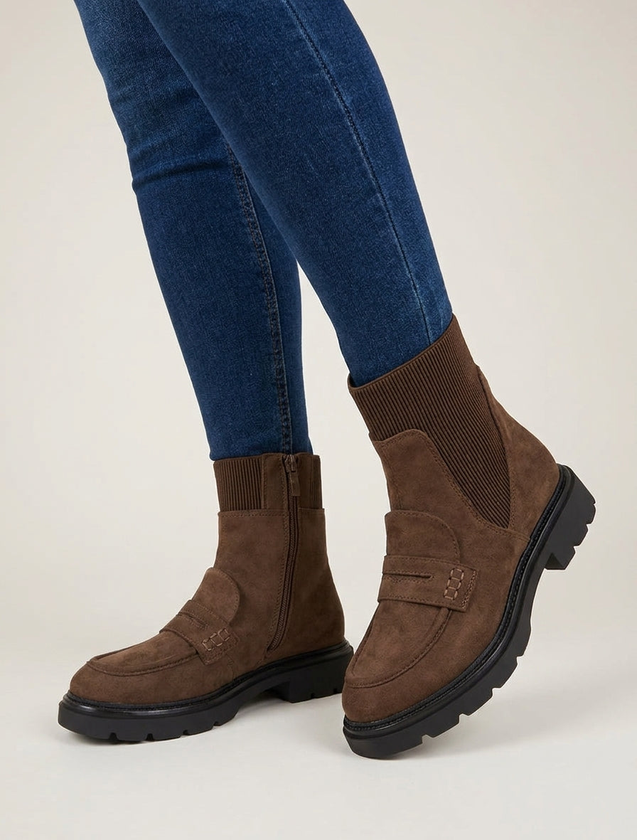 Mokassin-Stil Stiefeletten aus Wildlederimitat - Braun