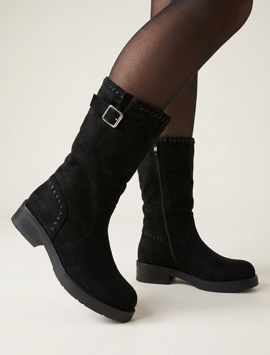 Plissierte Stiefeletten mit runden Spitzen - Schwarz