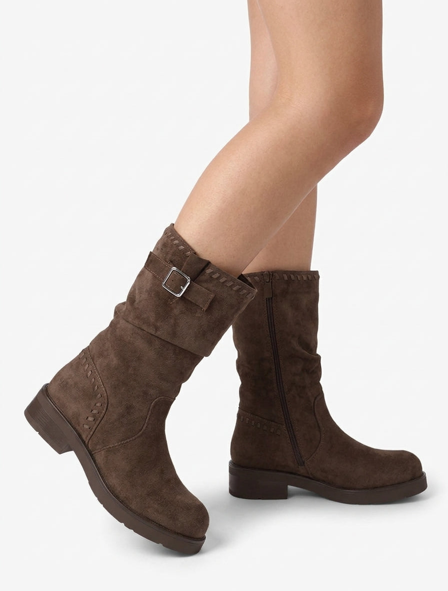 Plissierte Stiefeletten mit runden Spitzen - Braun