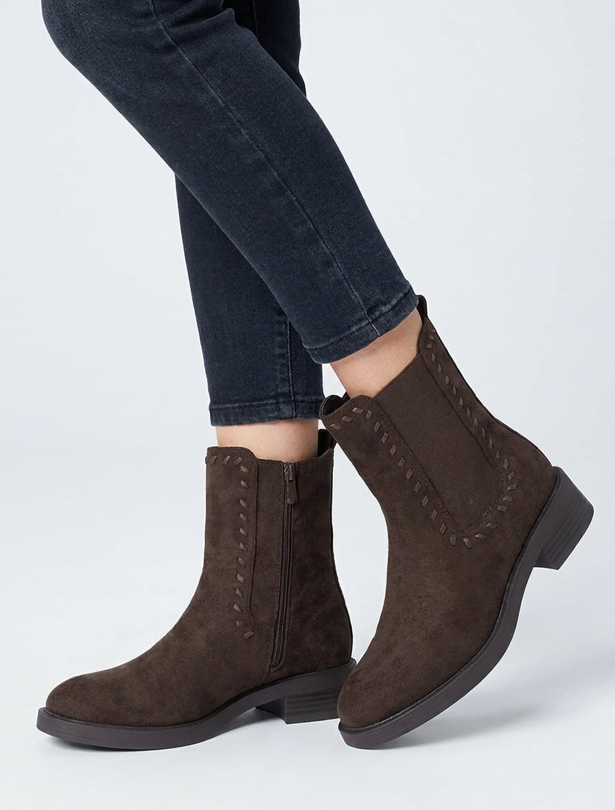 Chelsea-Stiefeletten aus Wildlederimitat - Schokolade