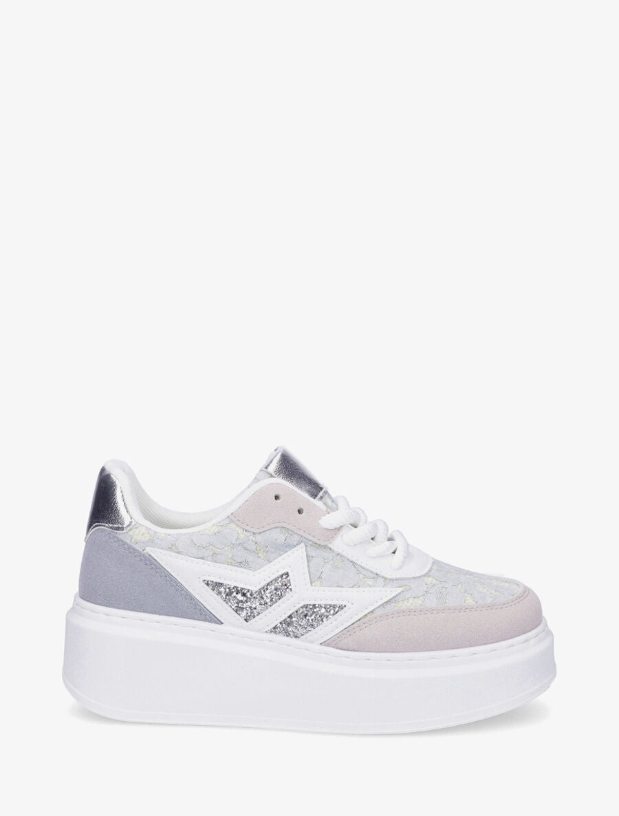Sneakers en simili à détail dentelle et sequins - Bleu clair - 1