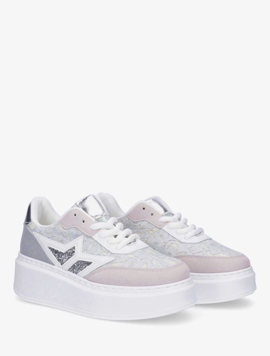 Sneakers en simili à détail dentelle et sequins - Bleu clair - 4
