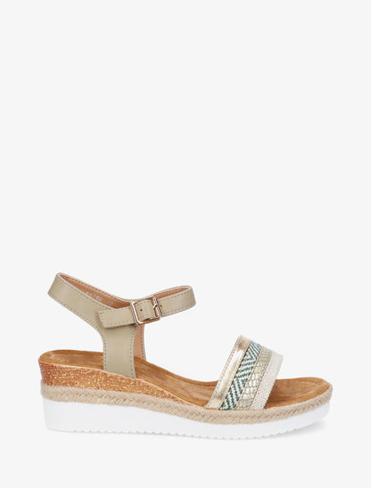 Keilsandalen mit strukturierten Flechtungen verziert. - Kaki