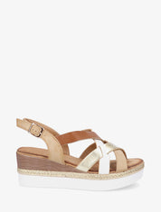 Keilsandaletten mit überkreuzten Riemen - Kamel