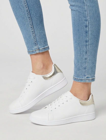 Klassische Turnschuhe aus Kunstleder - Oder