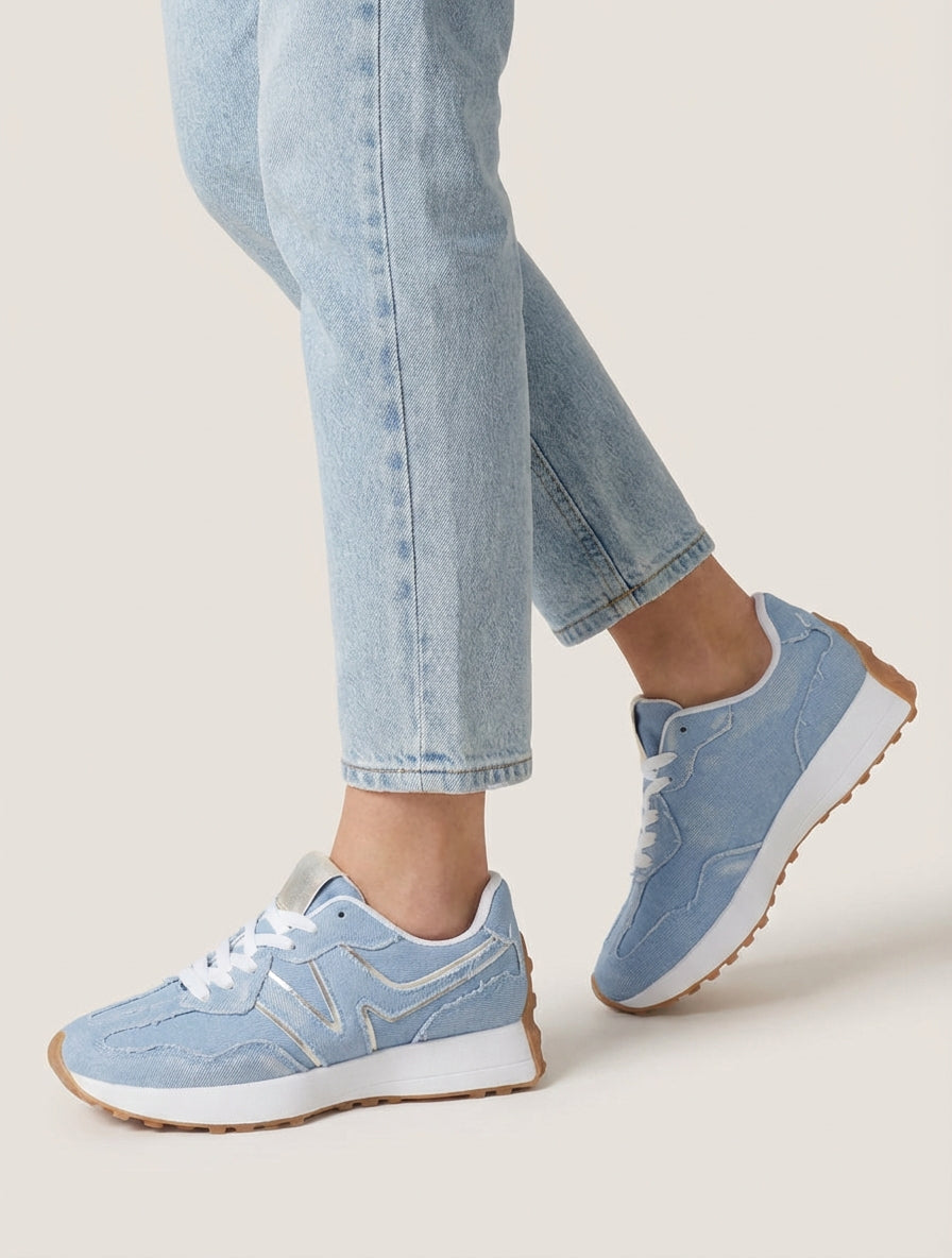 Jeans-Sneaker mit schimmerndem Detail - Himmelblau