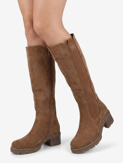 Elastische Stiefel aus Wildleder mit runder Spitze - Kamel