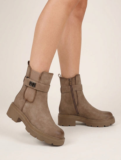 Elastische Stiefeletten mit dekorativer Schnalle - Maulwurf